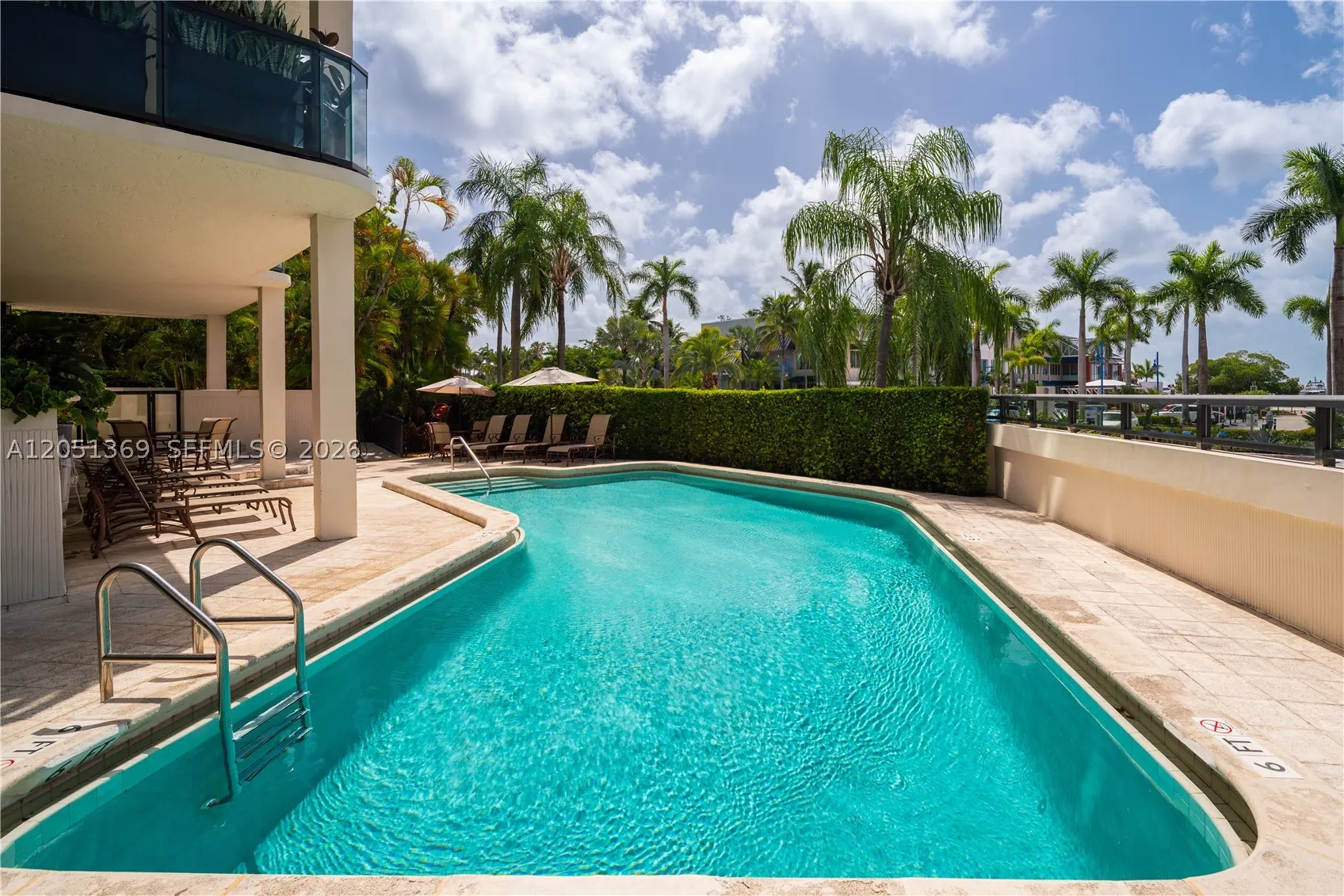 2575 S Bayshore Dr #5B