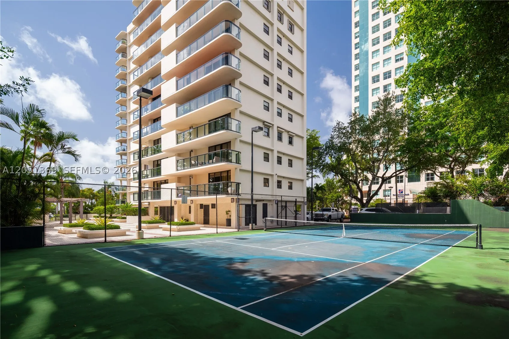 2575 S Bayshore Dr #5B