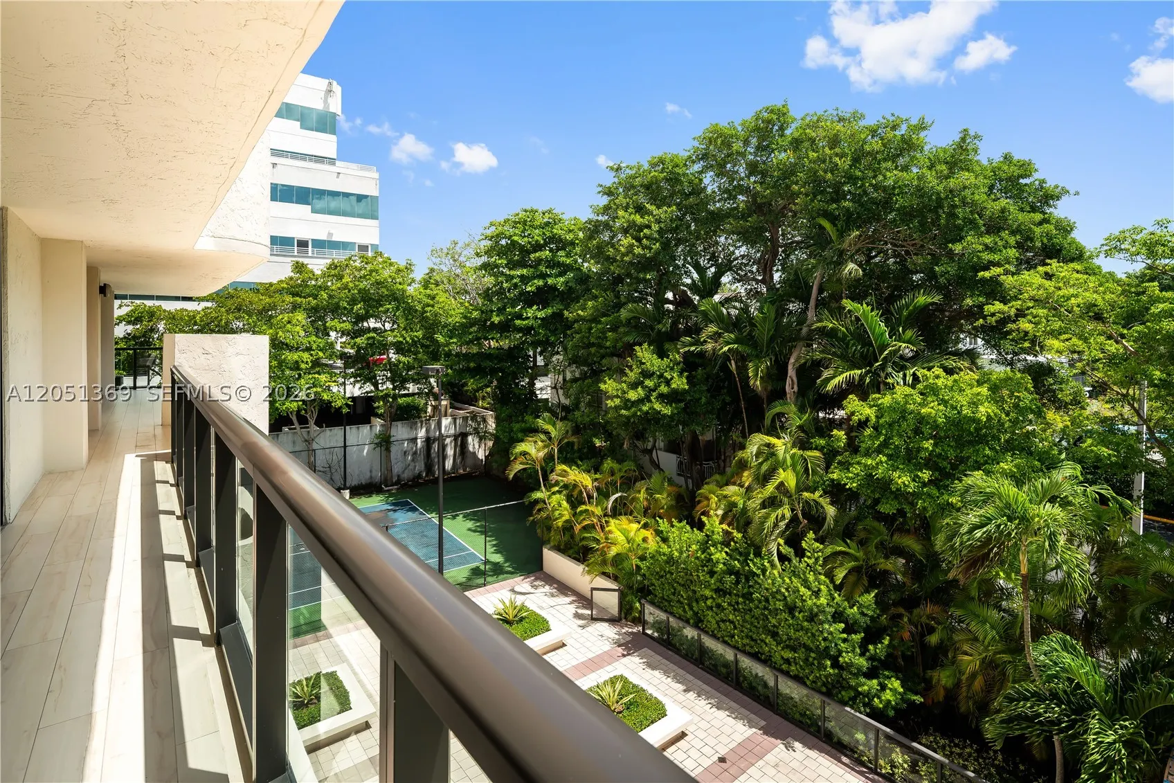 2575 S Bayshore Dr #5B