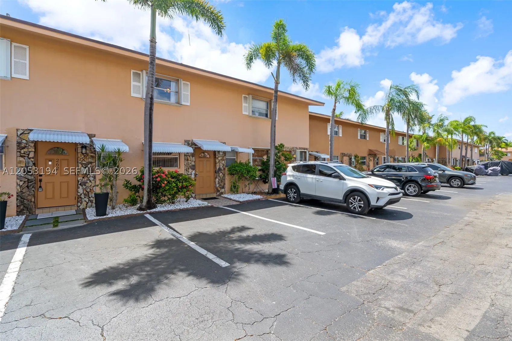 450 SE 7th St #261