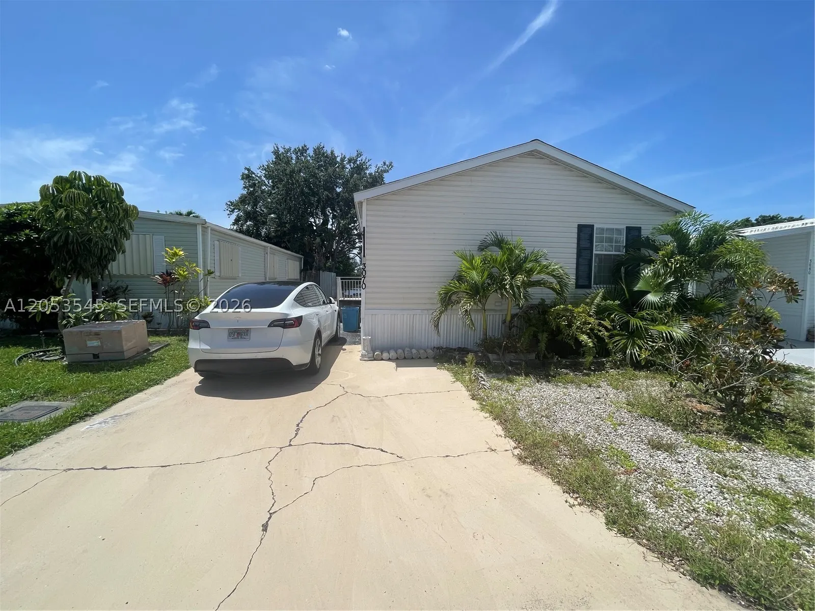 3070 Cove Dr