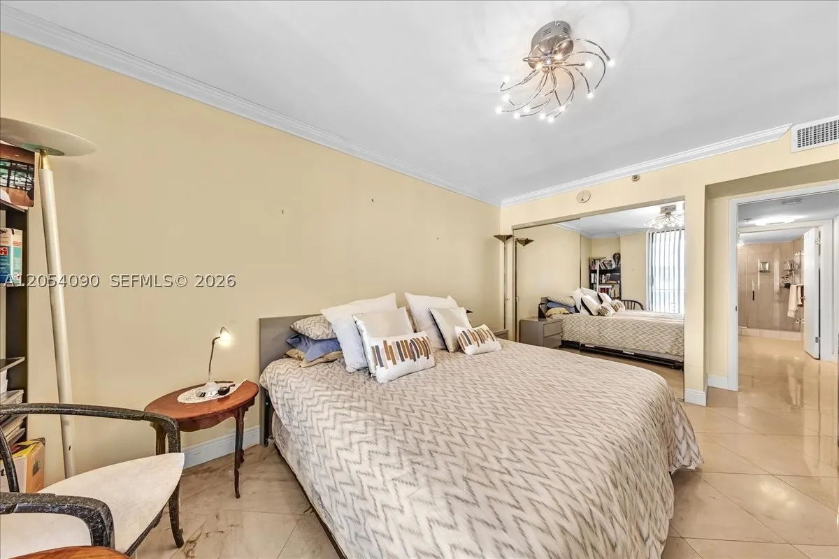 8877 Collins Ave #PH-2