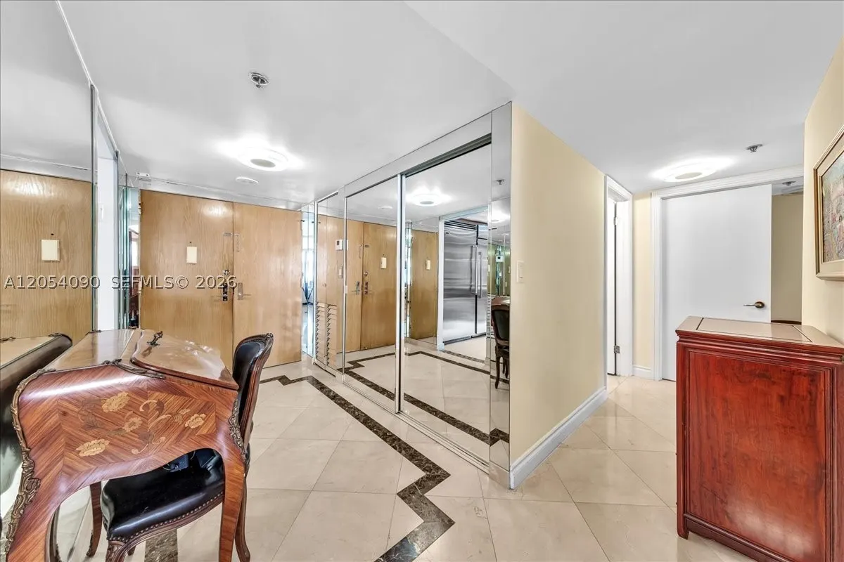 8877 Collins Ave #PH-2