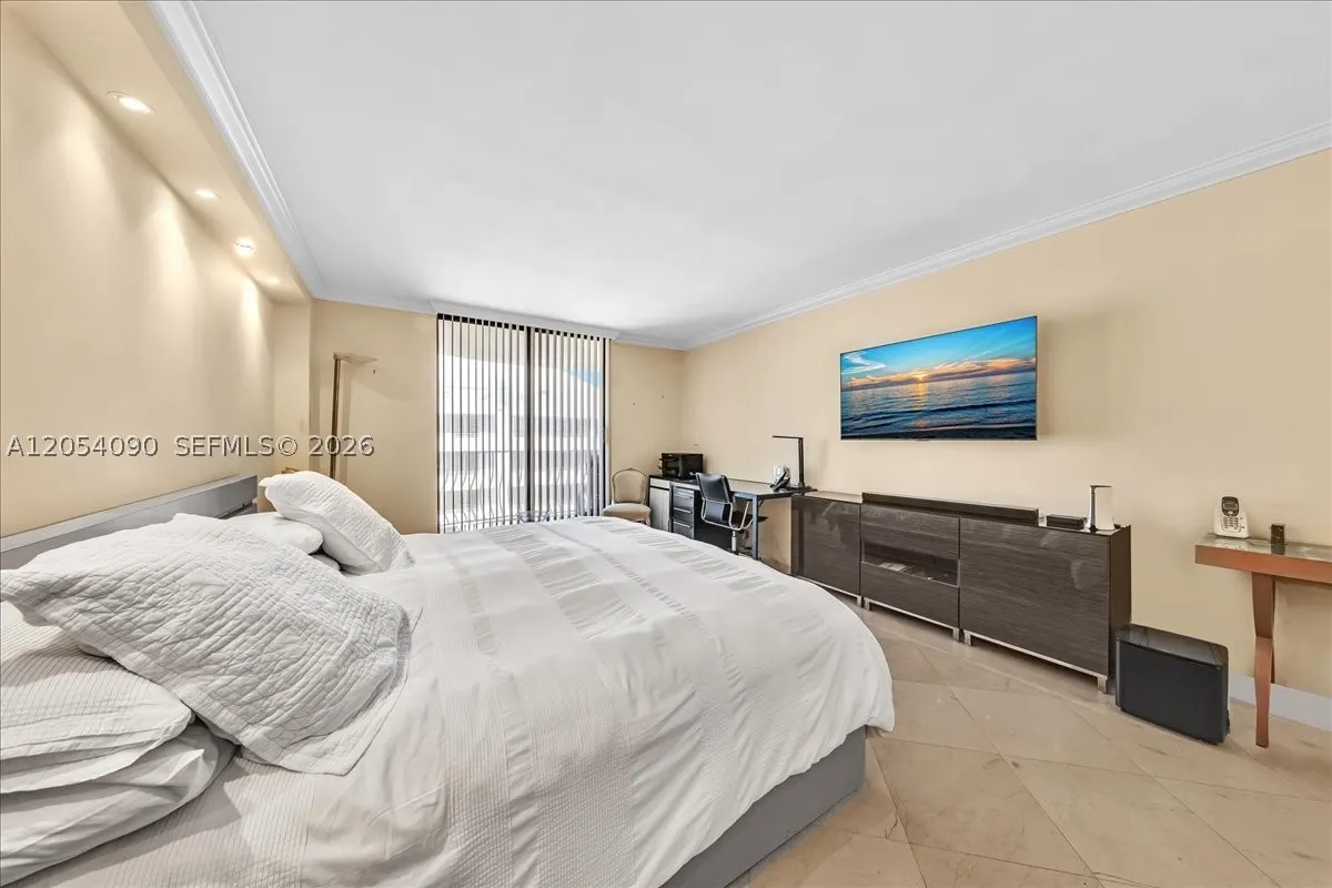 8877 Collins Ave #PH-2