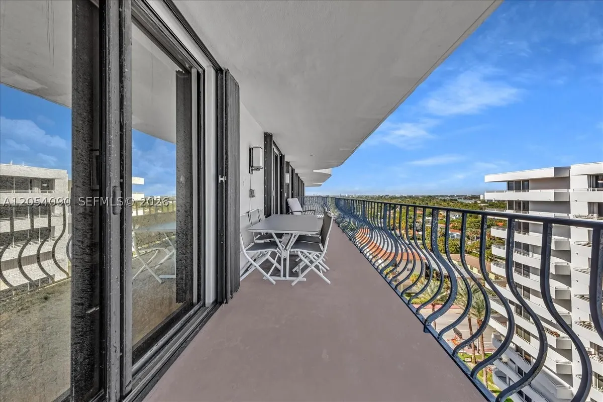 8877 Collins Ave #PH-2