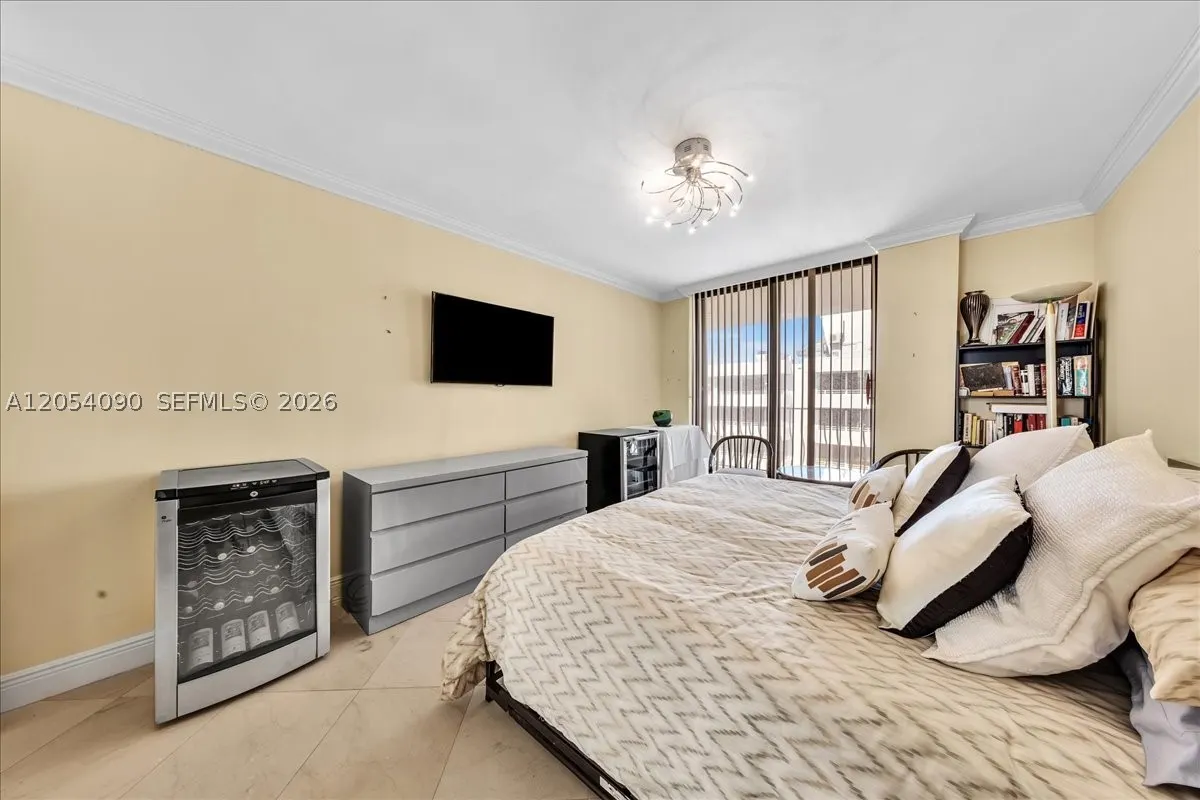 8877 Collins Ave #PH-2