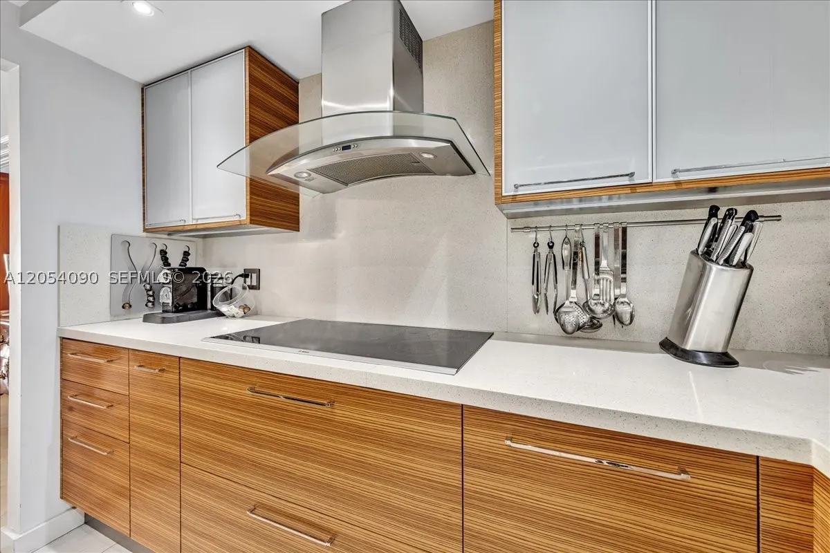 8877 Collins Ave #PH-2