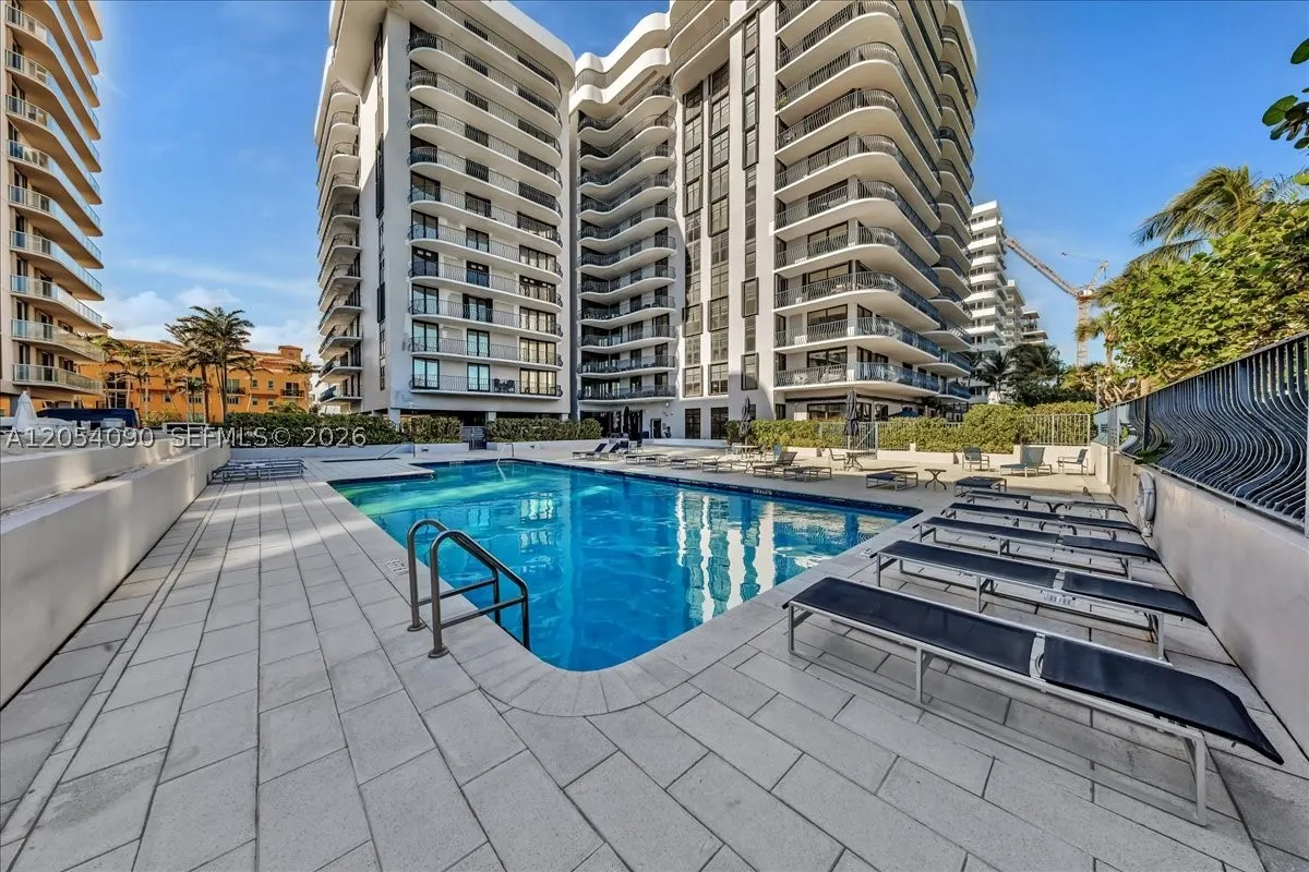 8877 Collins Ave #PH-2