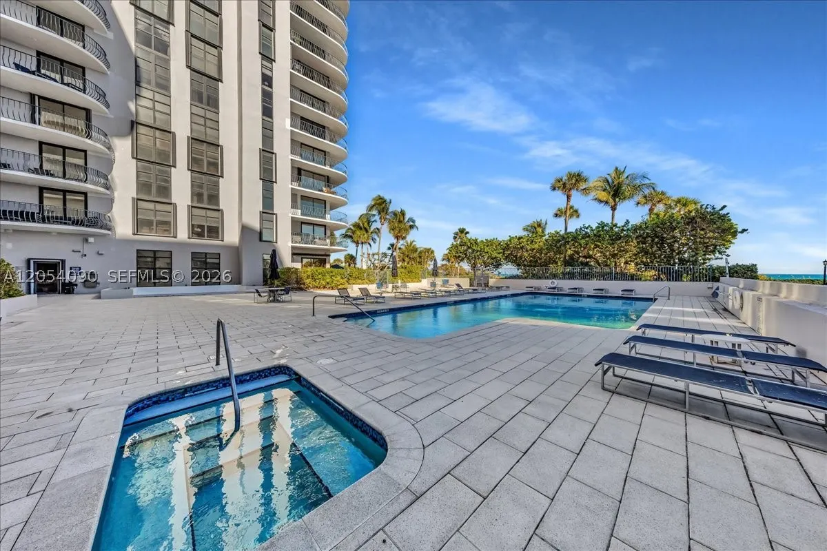 8877 Collins Ave #PH-2