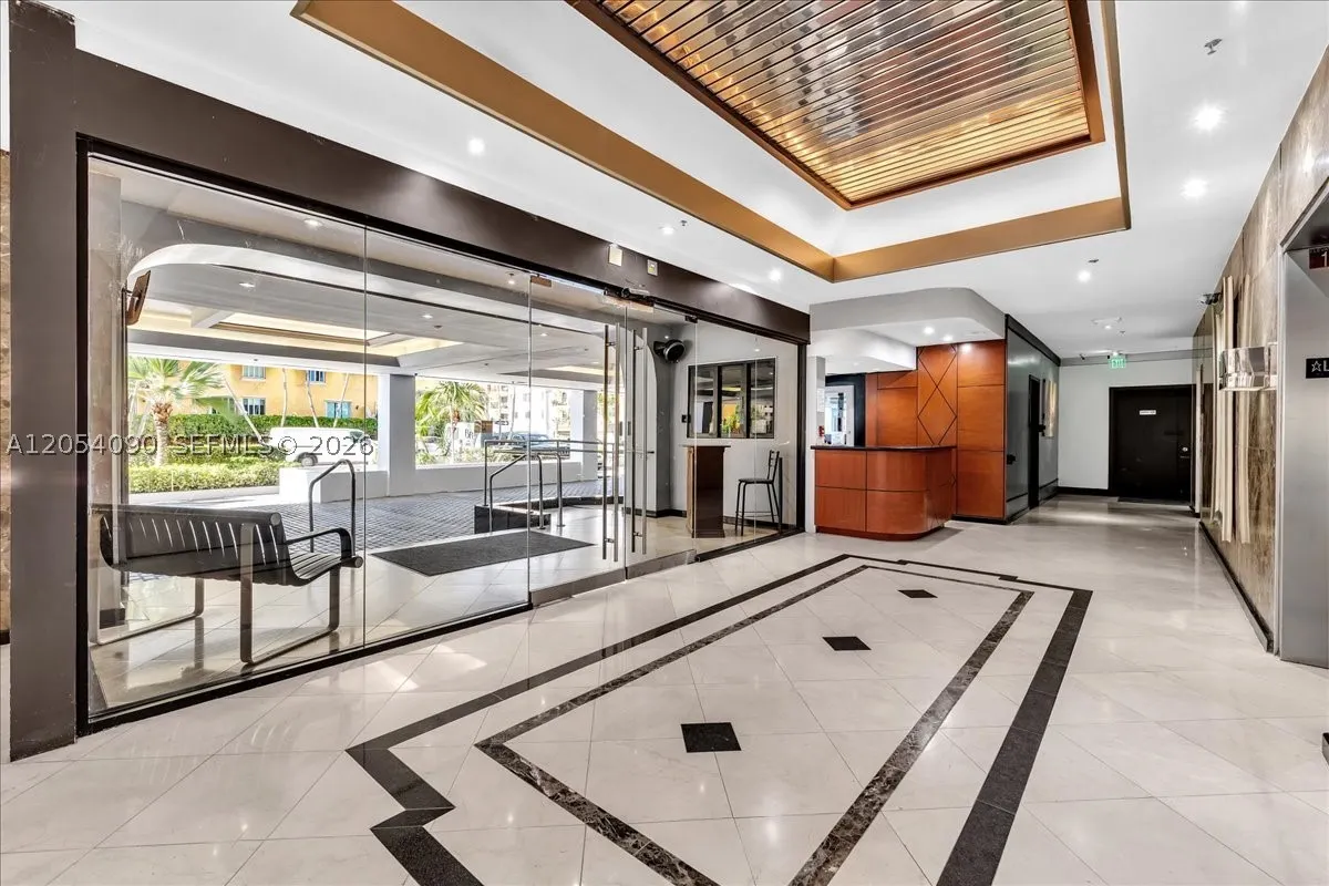 8877 Collins Ave #PH-2