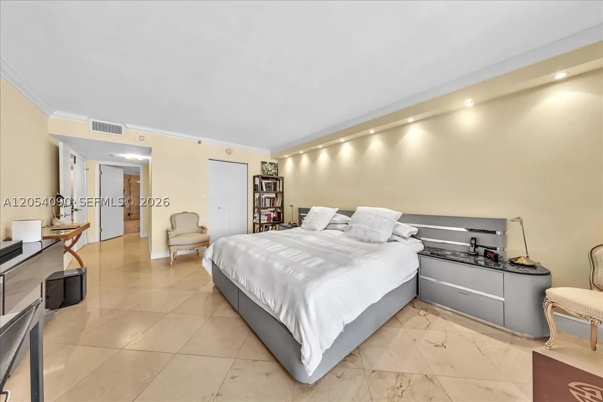 8877 Collins Ave #PH-2