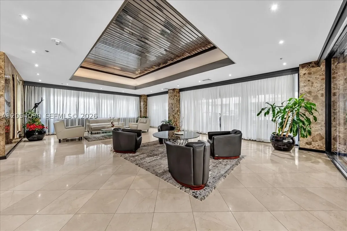 8877 Collins Ave #PH-2