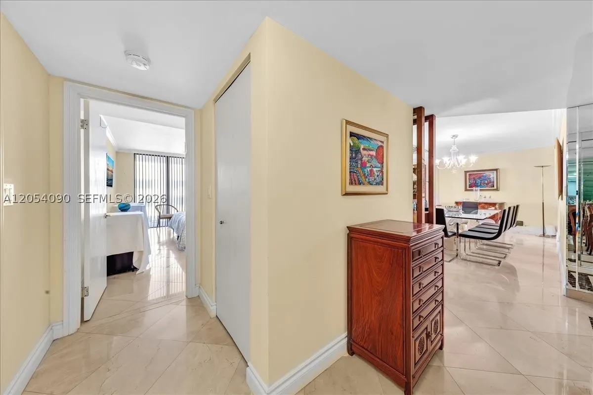 8877 Collins Ave #PH-2