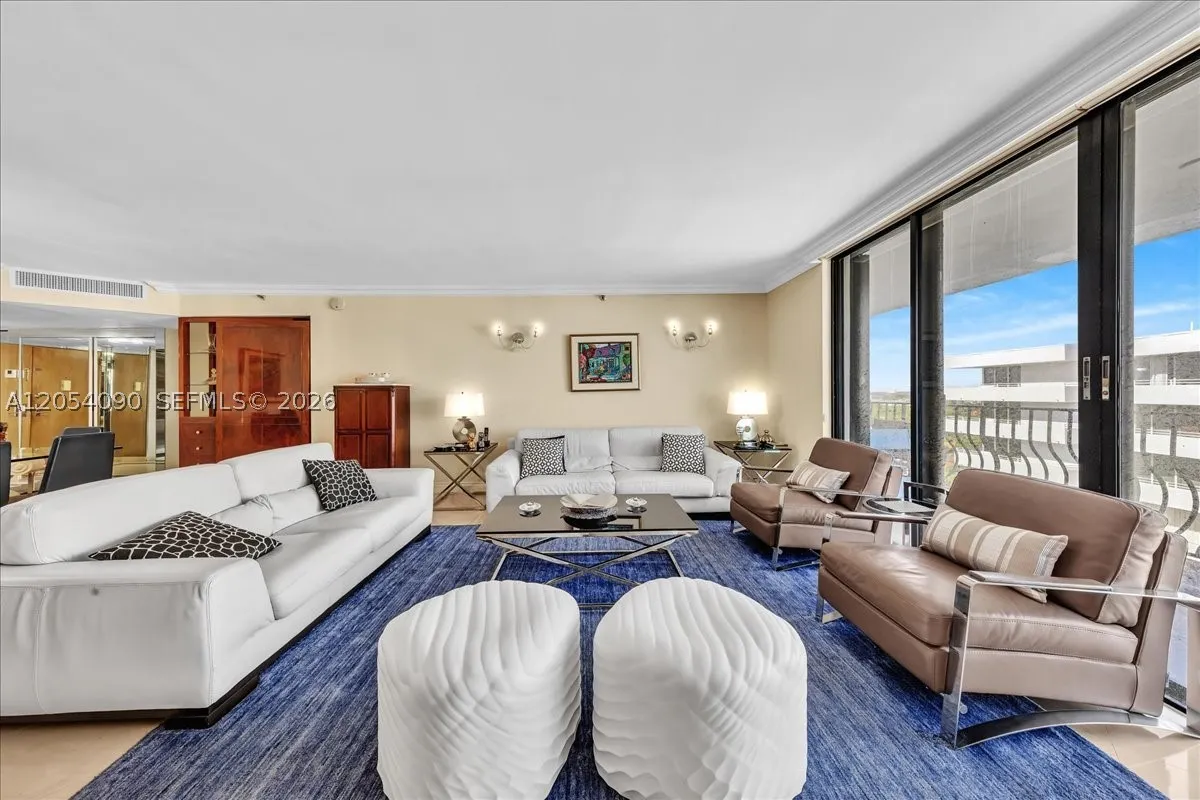 8877 Collins Ave #PH-2