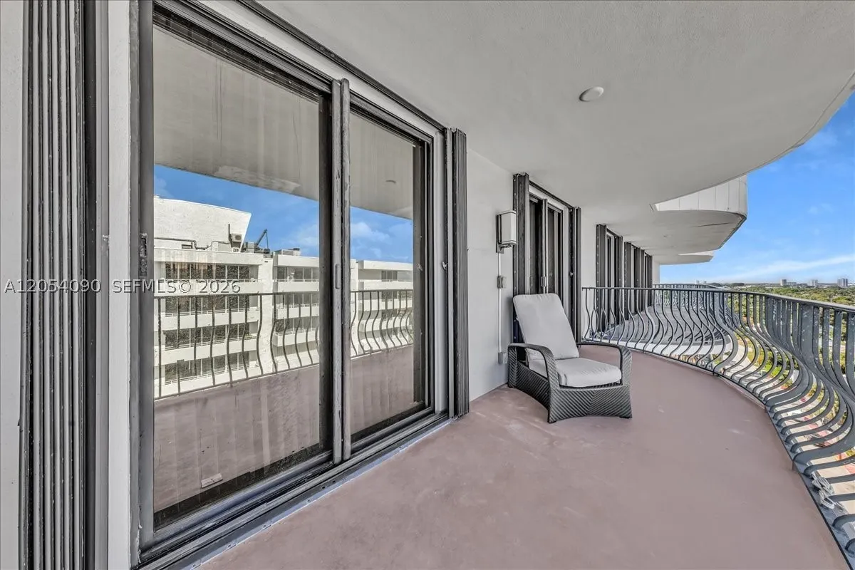 8877 Collins Ave #PH-2