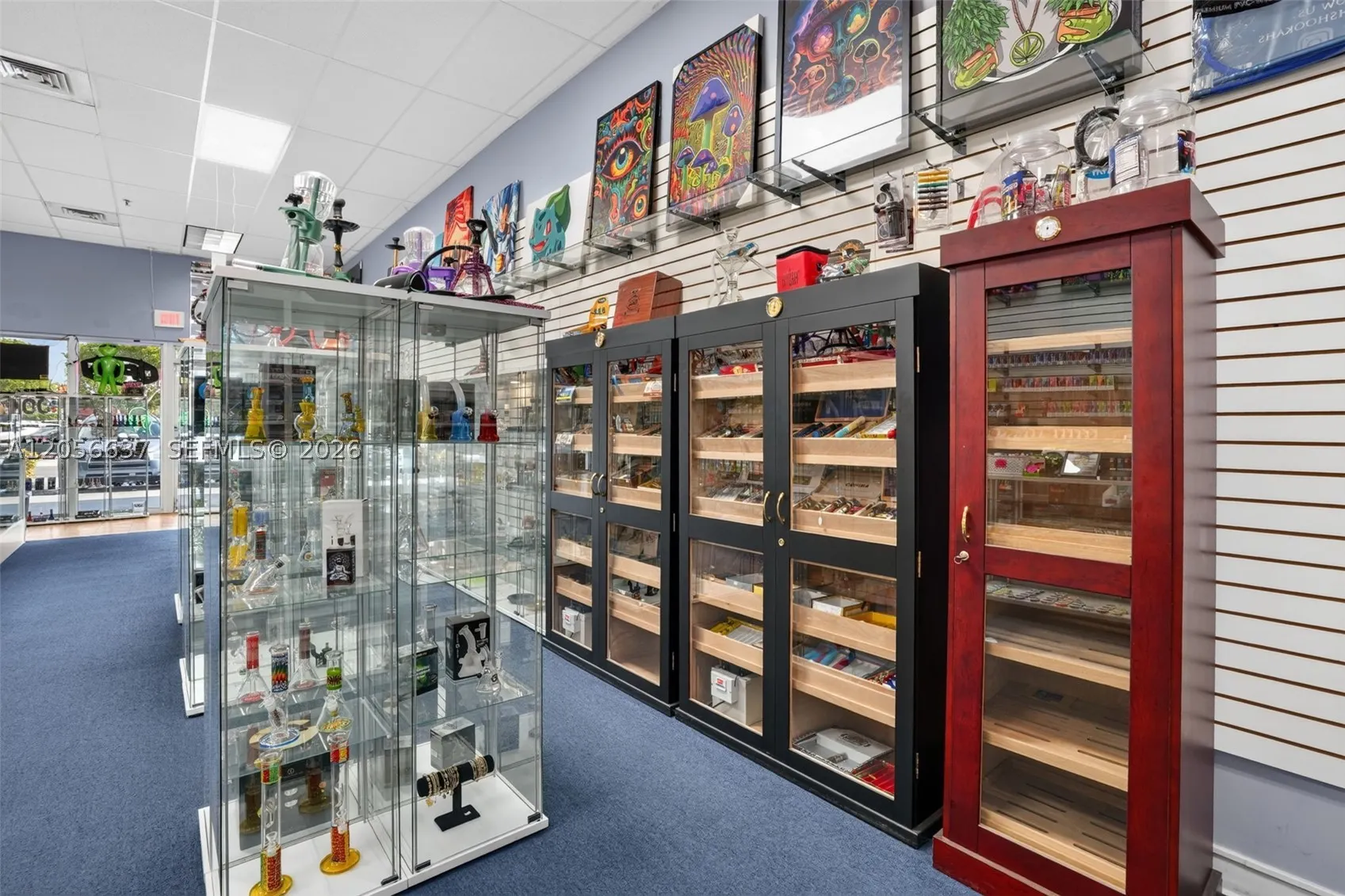 Smoke Shop for Sale in Tamiami