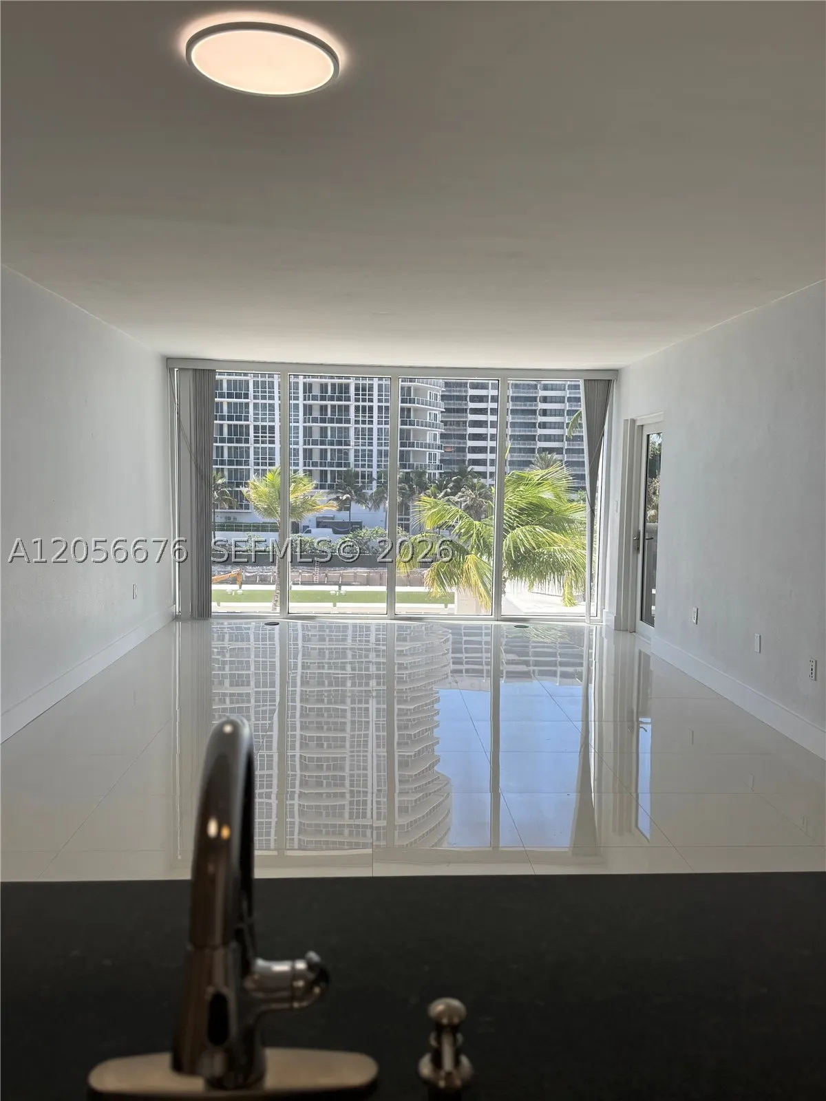 10275 Collins Ave #316
