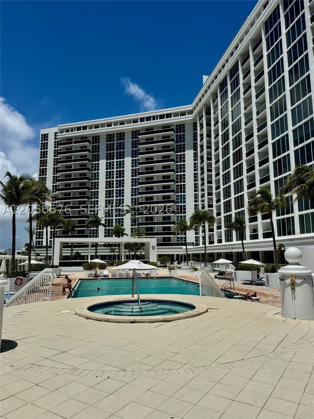 10275 Collins Ave #316