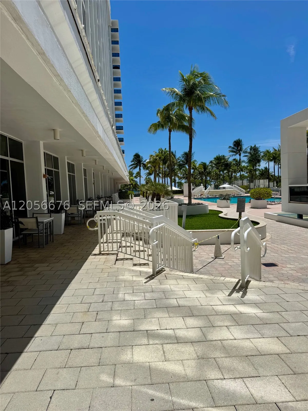 10275 Collins Ave #316