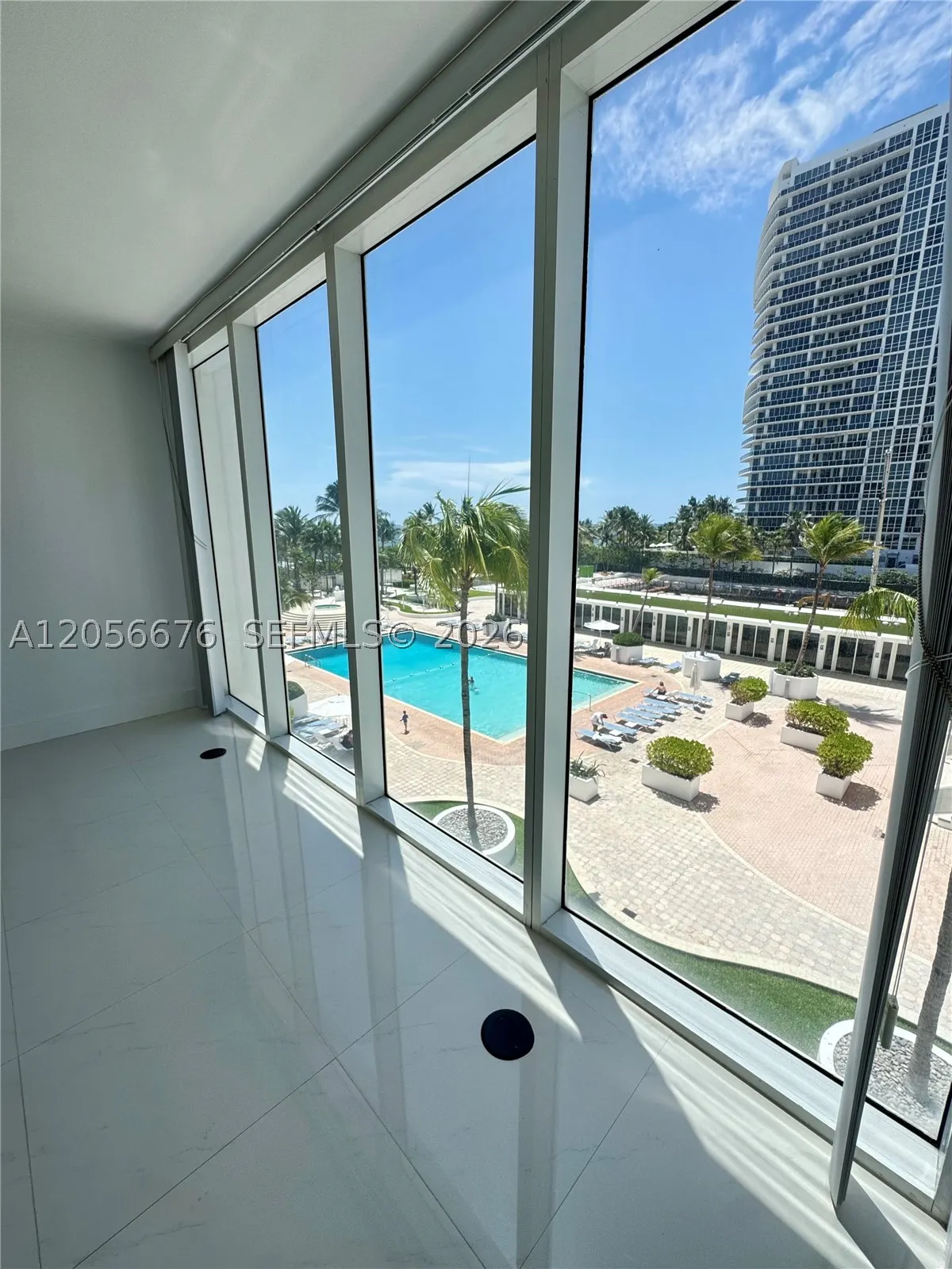 10275 Collins Ave #316