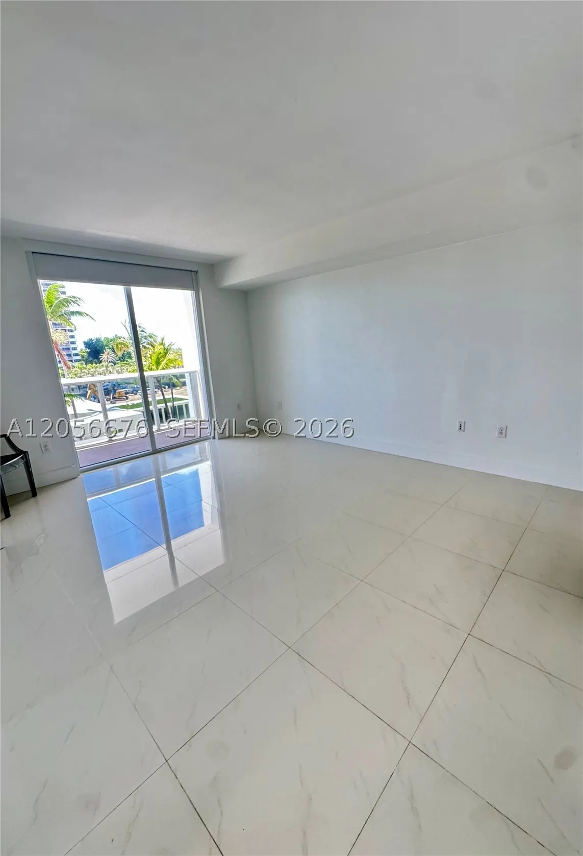 10275 Collins Ave #316