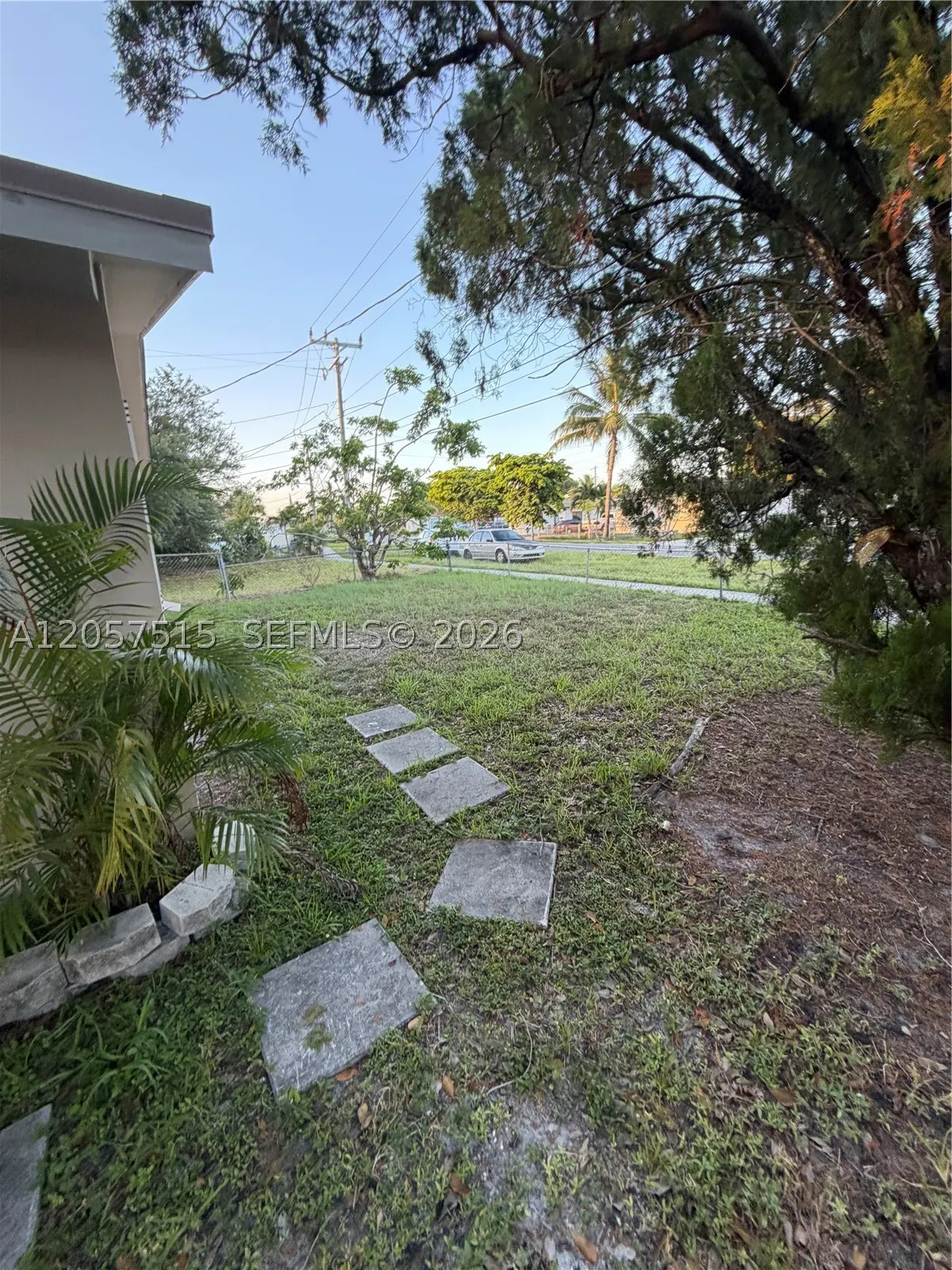 734 SW 8th St