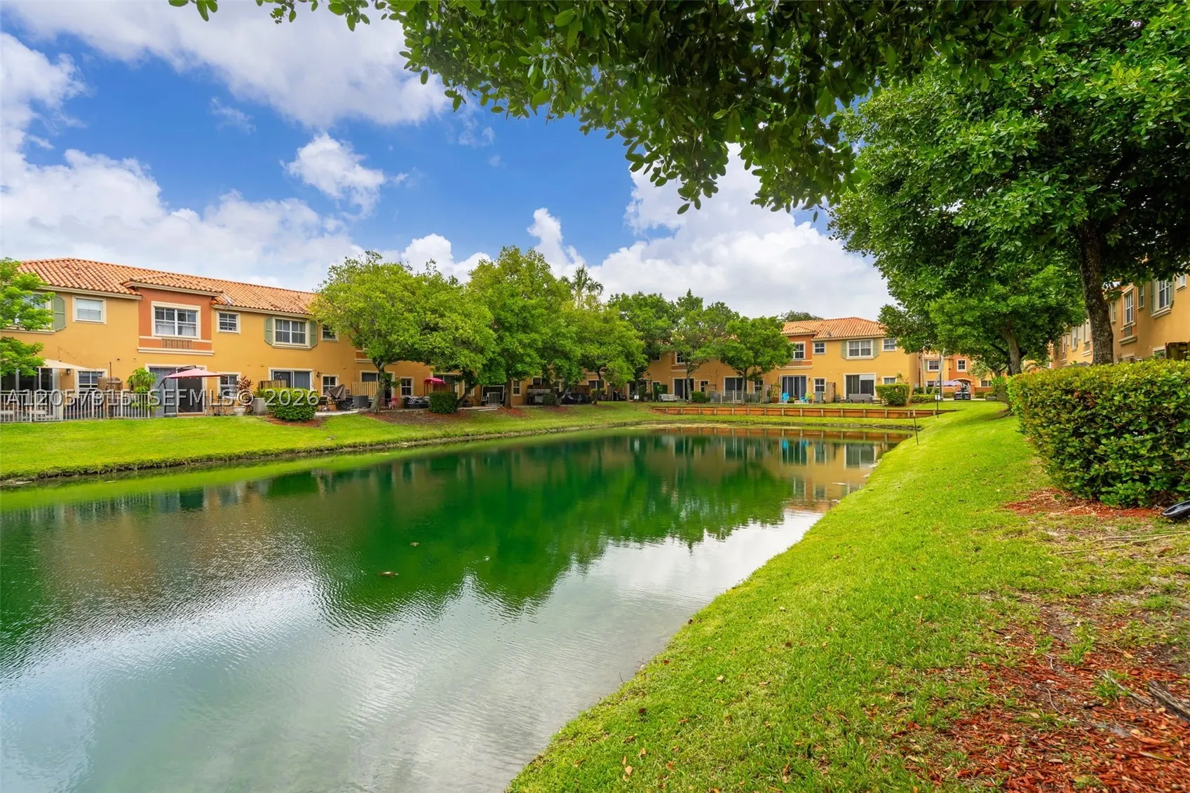 4956 Leeward Ln #3804