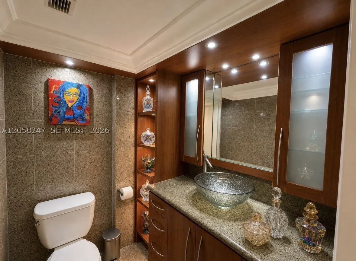 9511 Collins Ave #1507