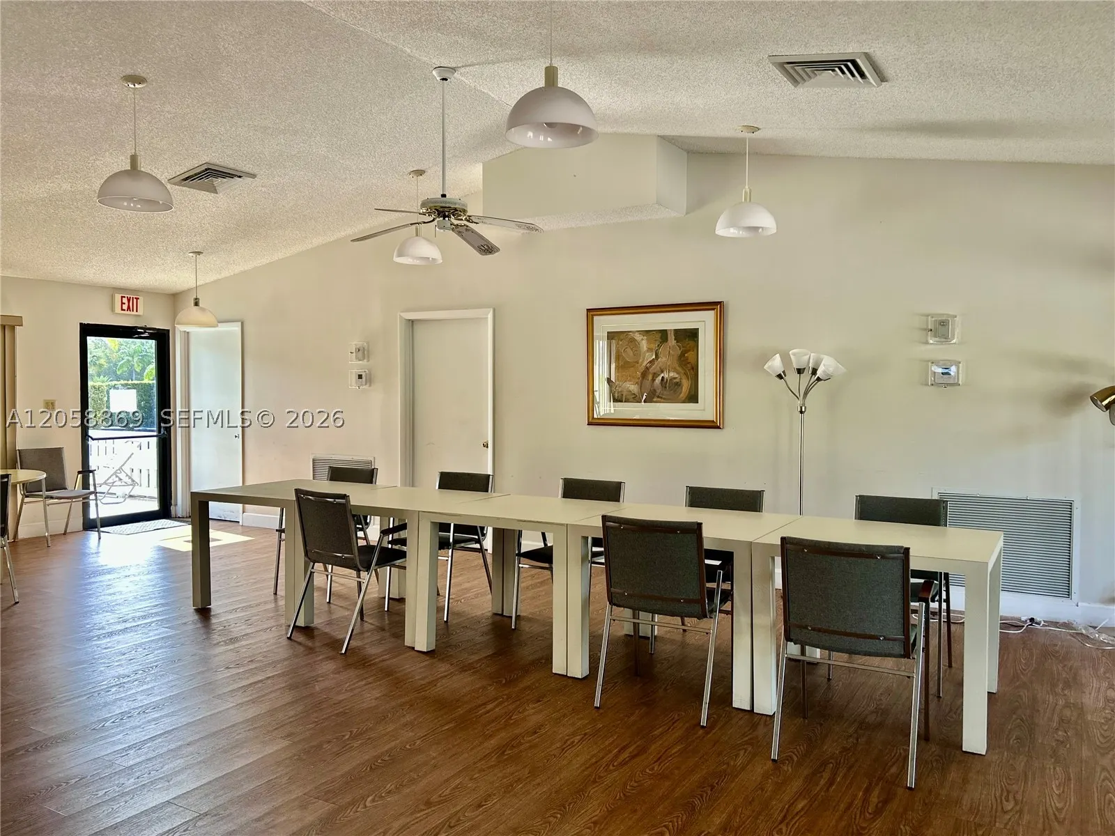 190 SE 5th Ave #104