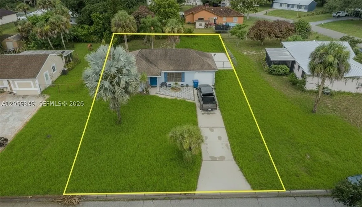 4016 E Sunflower Circle