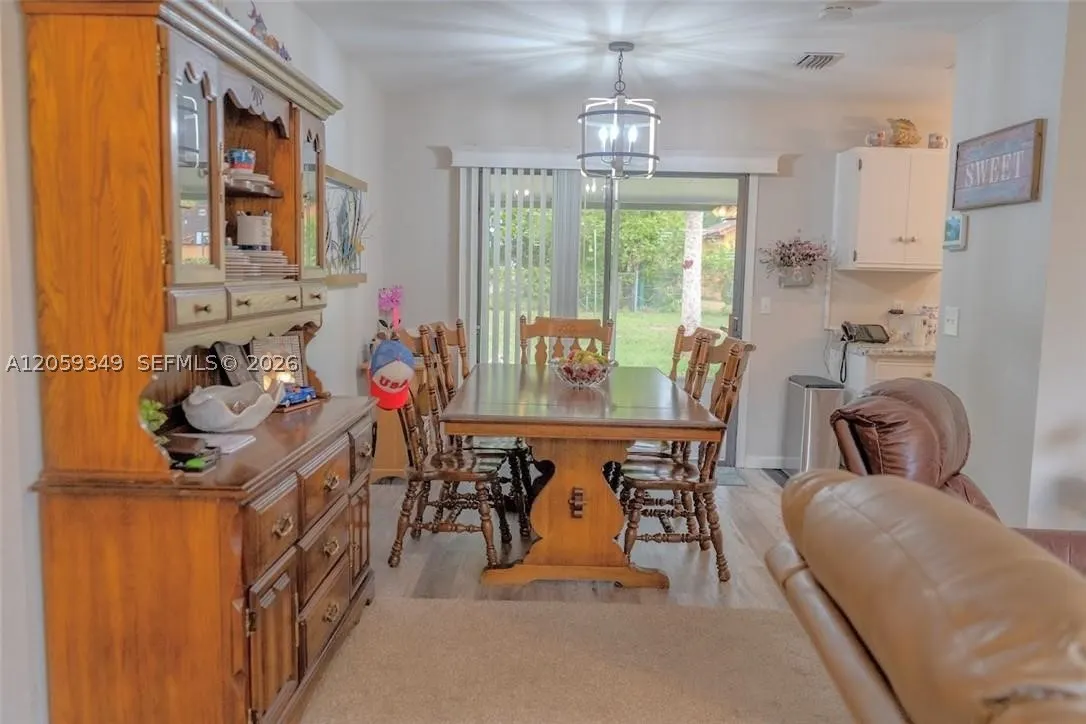 4016 E Sunflower Circle