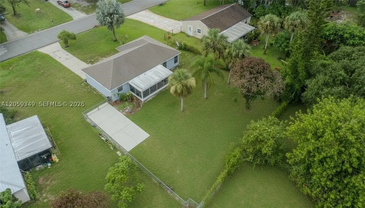 4016 E Sunflower Circle