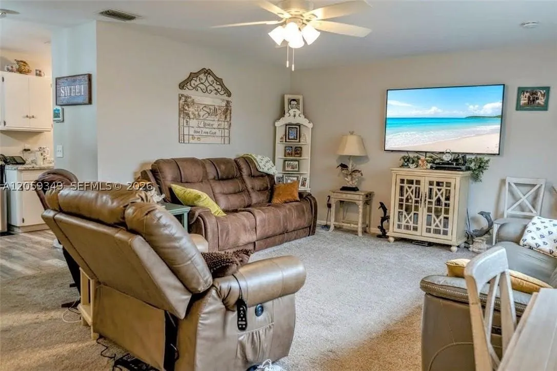 4016 E Sunflower Circle