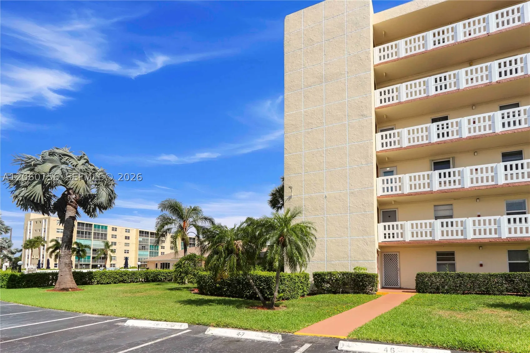 131 SE 3rd Ave #101