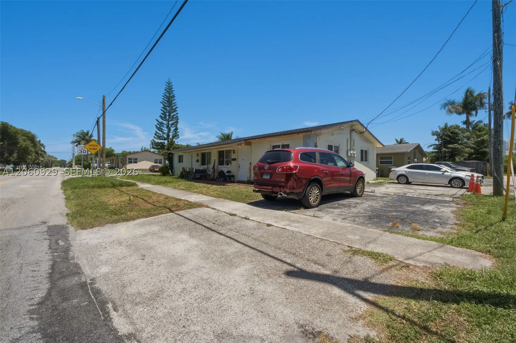 137 NE 1st Ct