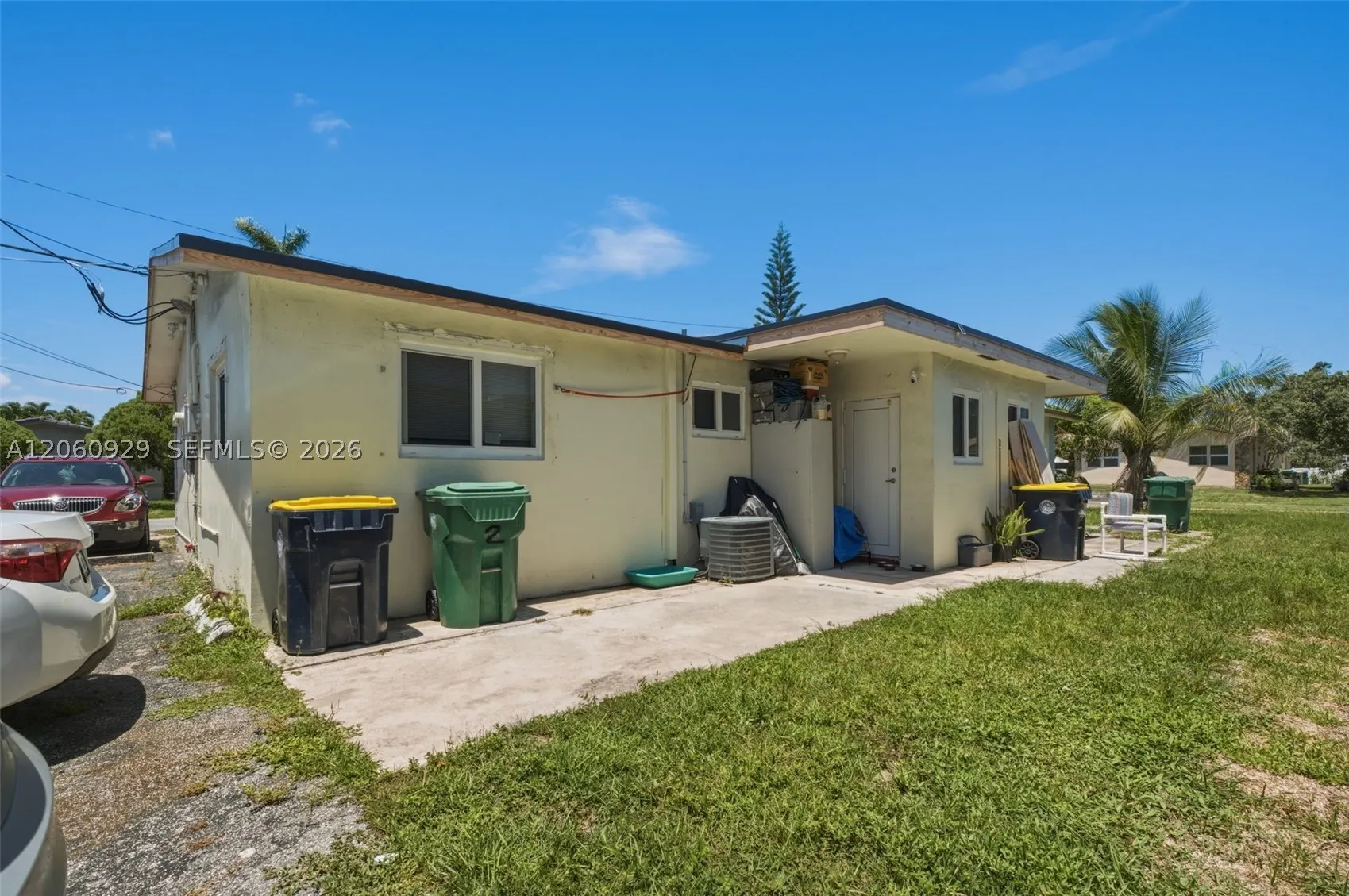 137 NE 1st Ct