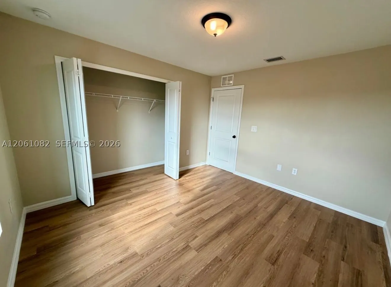 7033 Waldo Cir