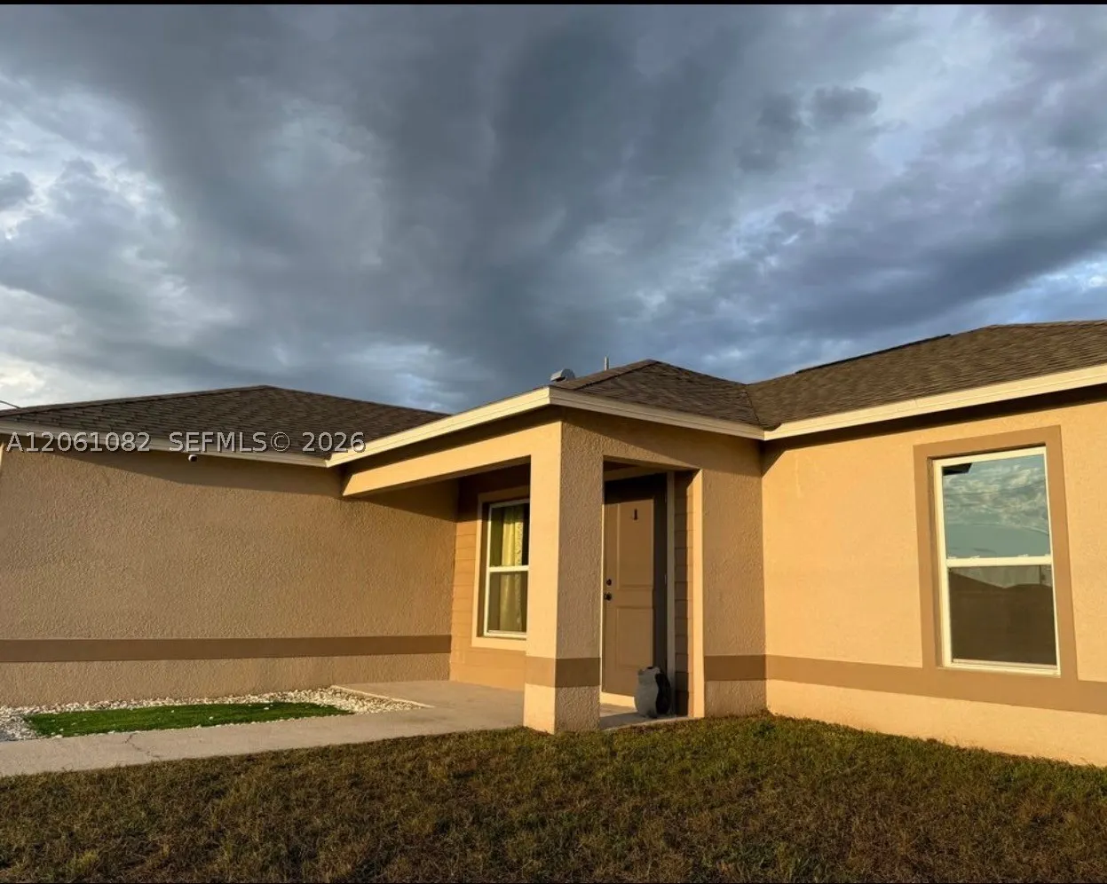 7033 Waldo Cir