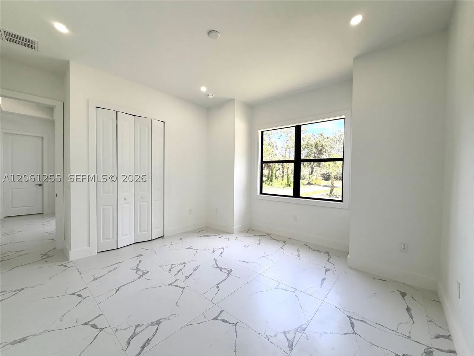 3257 Desoto Blvd S