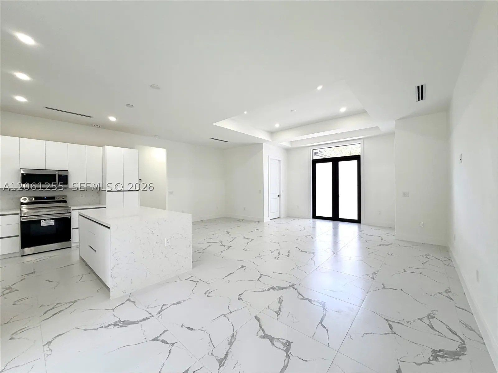 3257 Desoto Blvd S