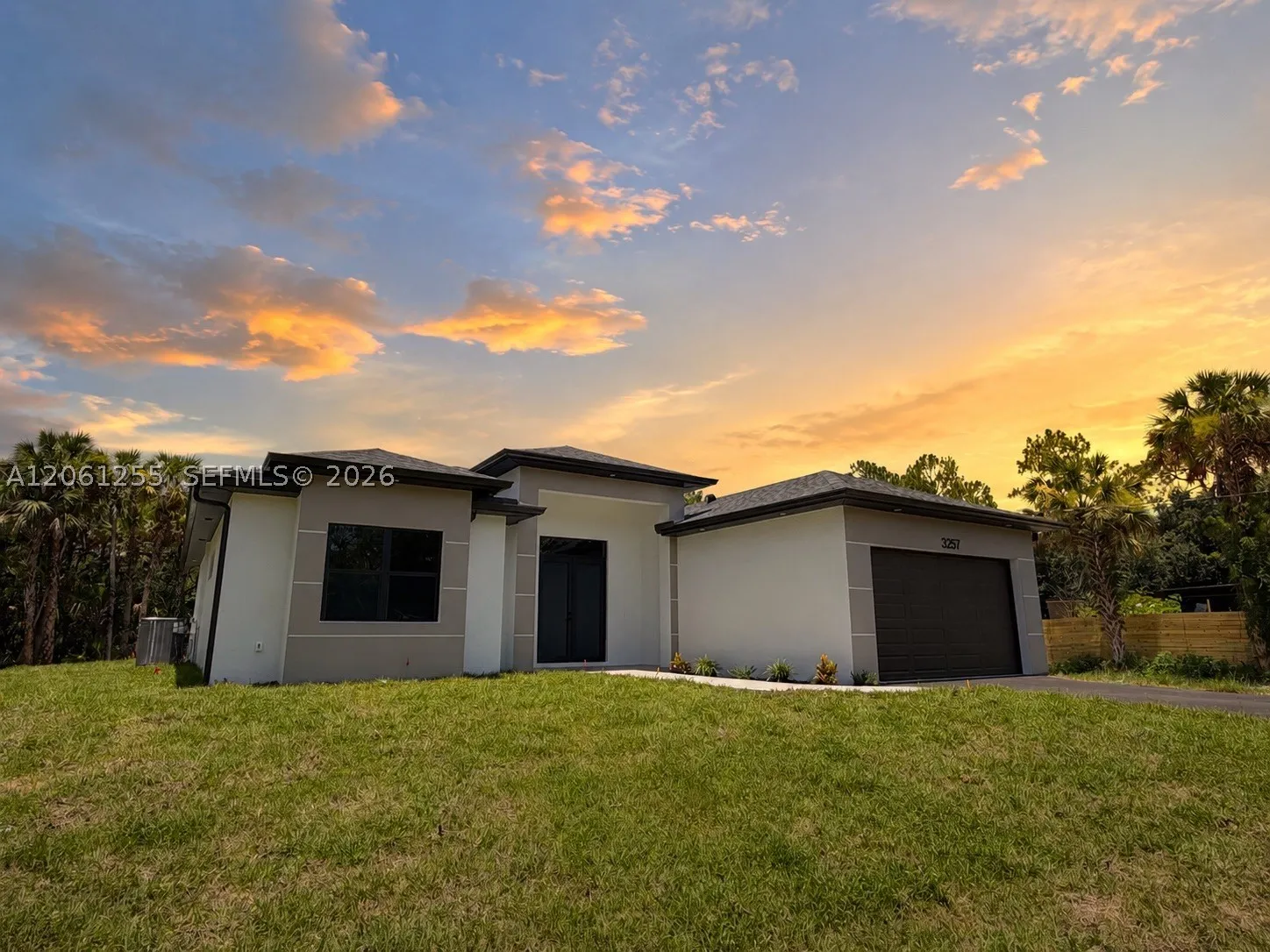 3257 Desoto Blvd S