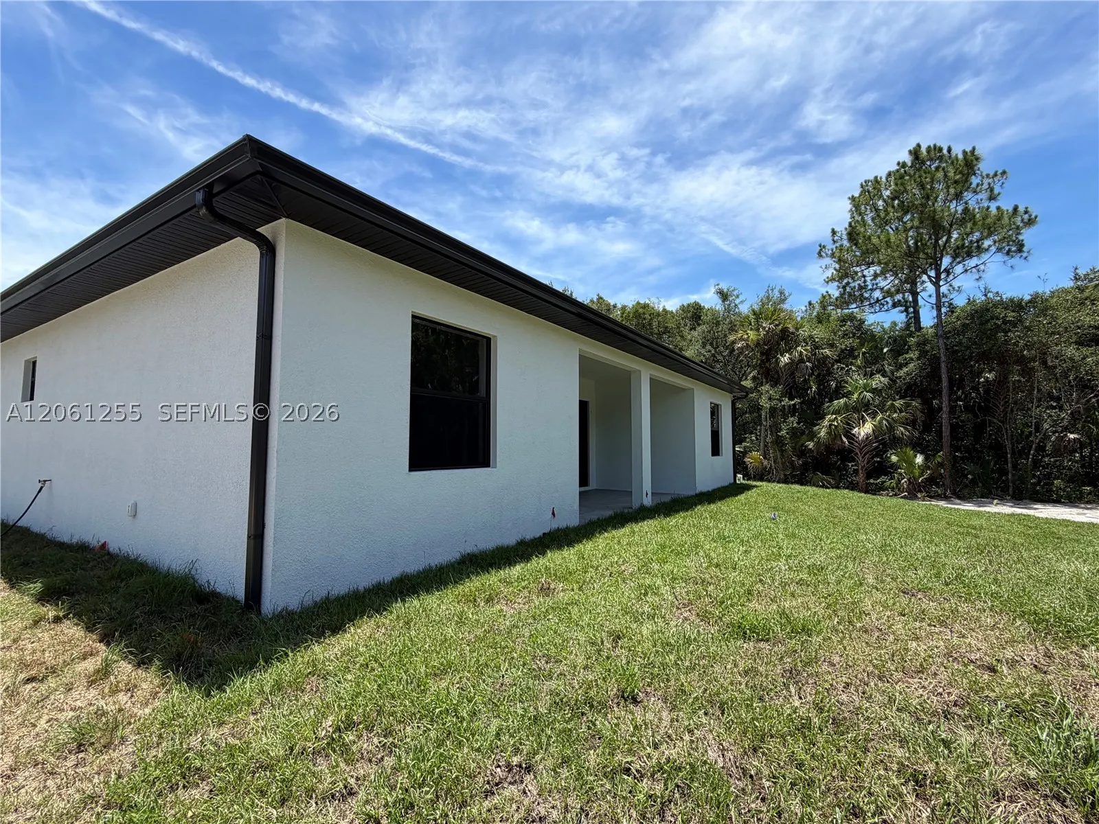 3257 Desoto Blvd S
