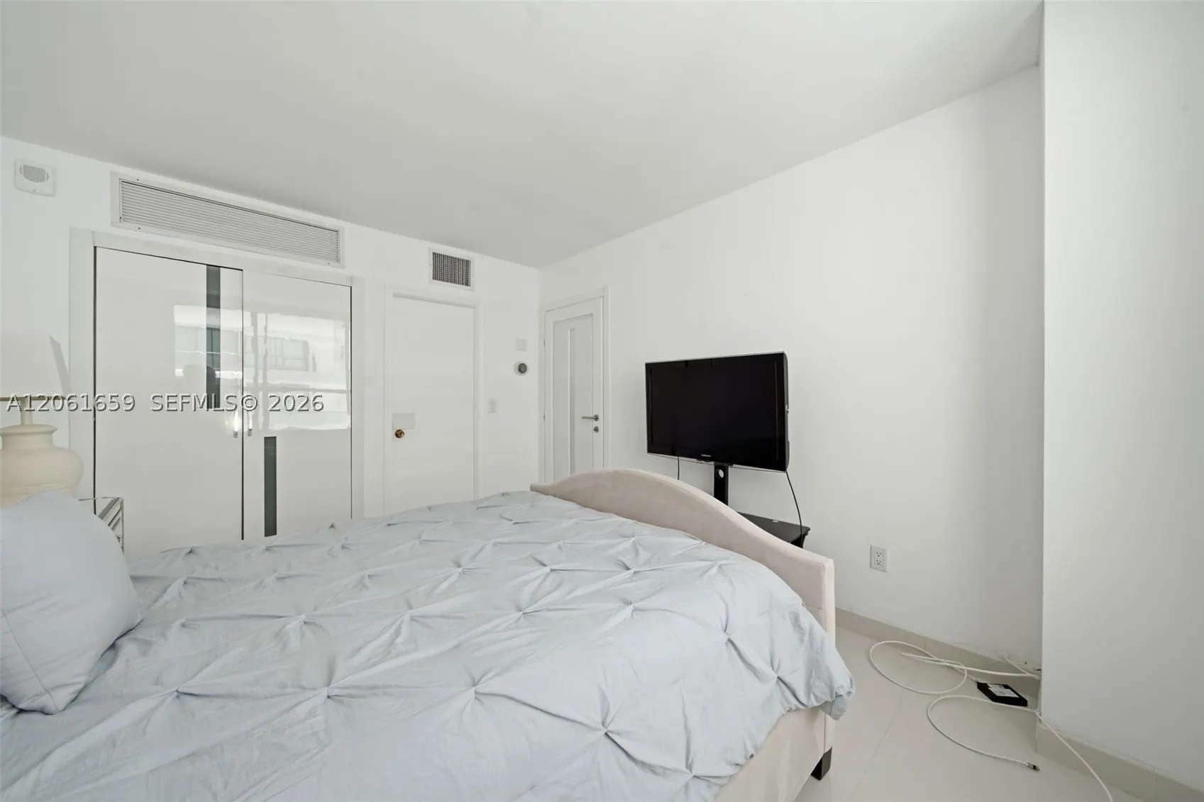 9801 Collins Ave #10V
