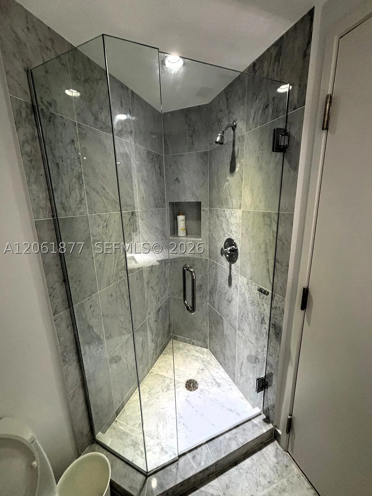 9401 Collins #401