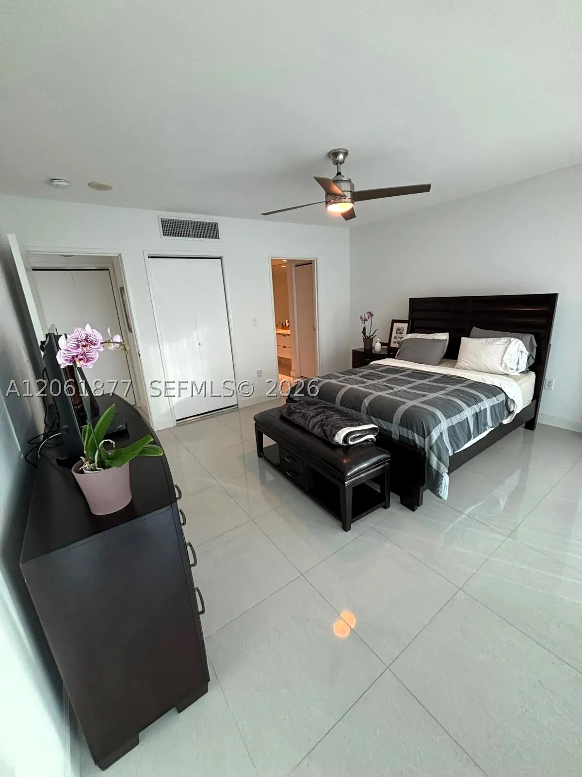 9401 Collins #401