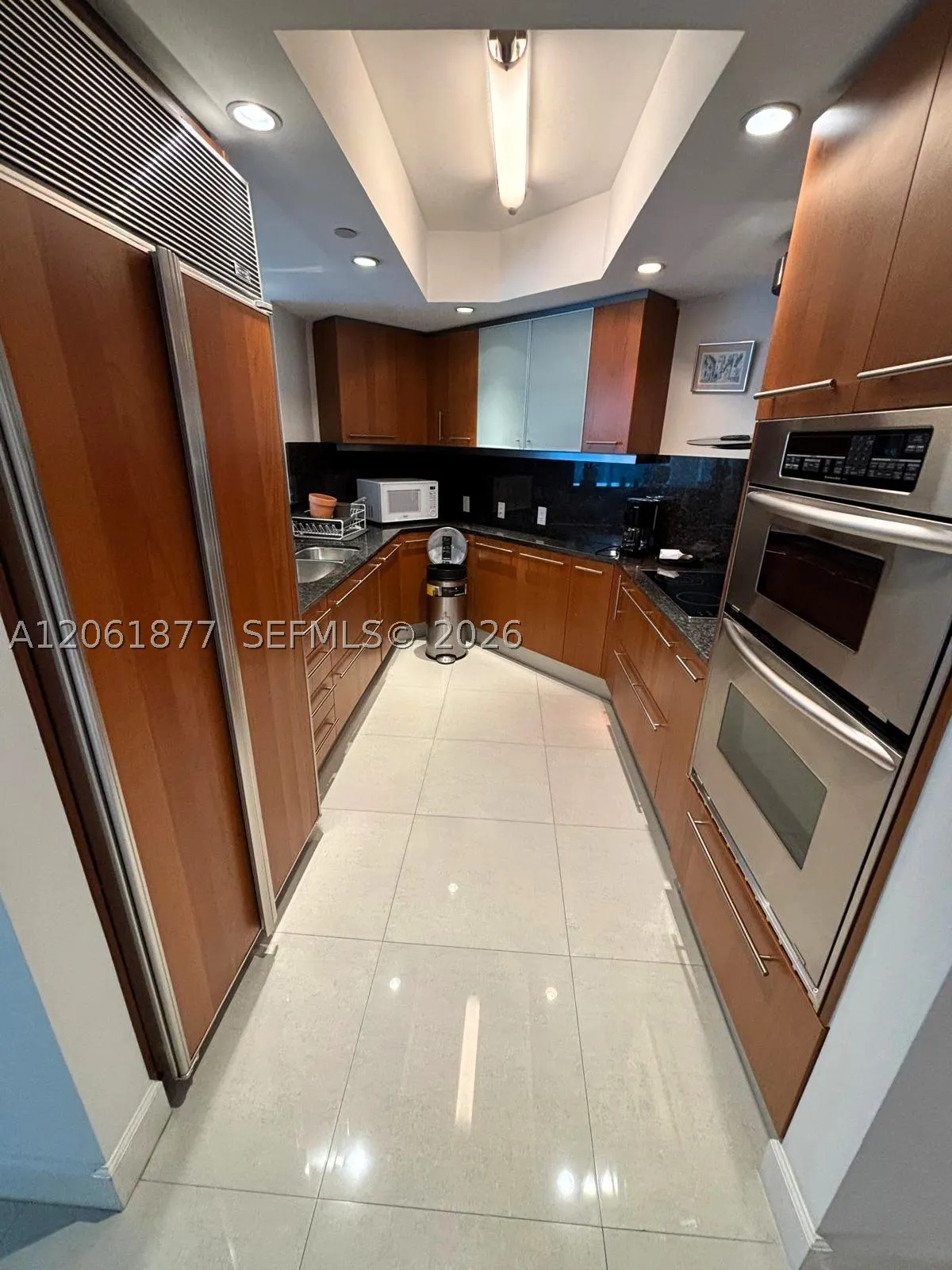 9401 Collins #401