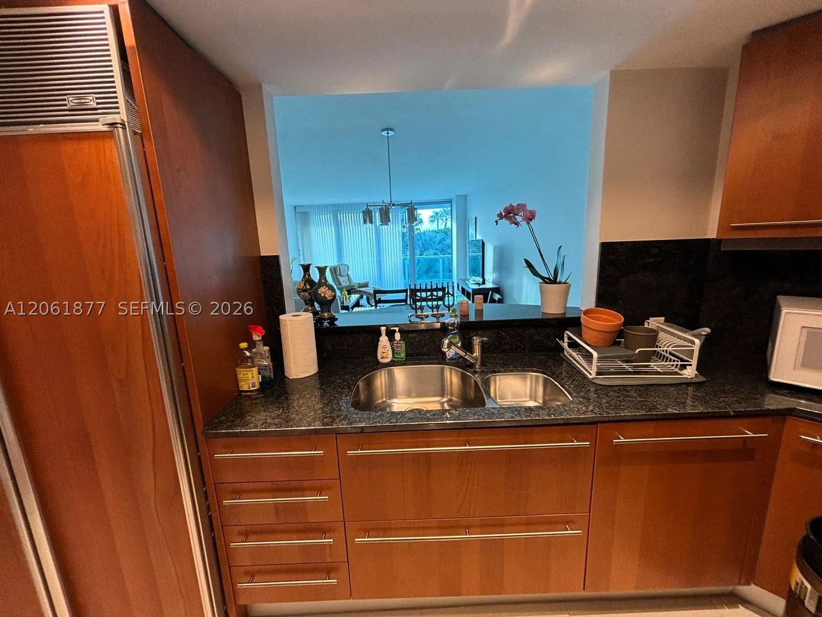 9401 Collins #401