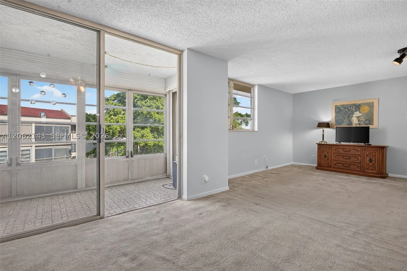 2551 Aragon Blvd #404