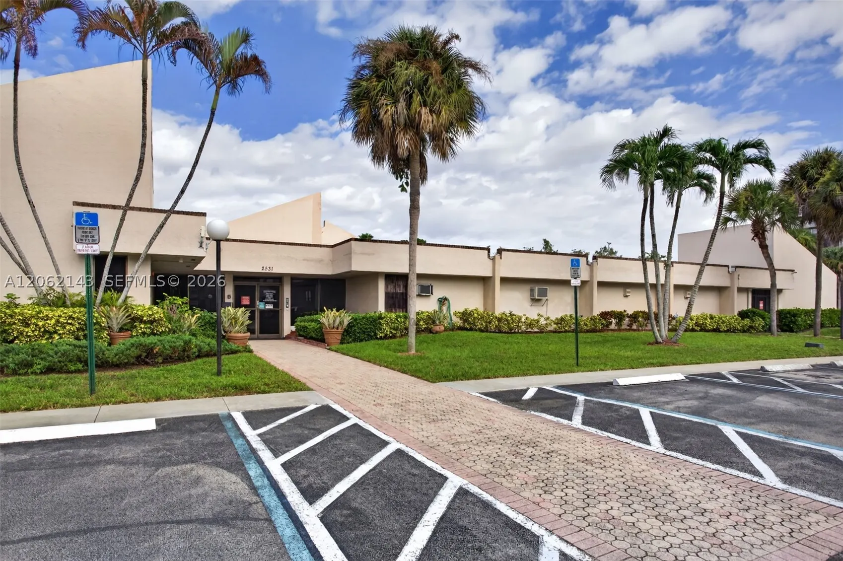2551 Aragon Blvd #404