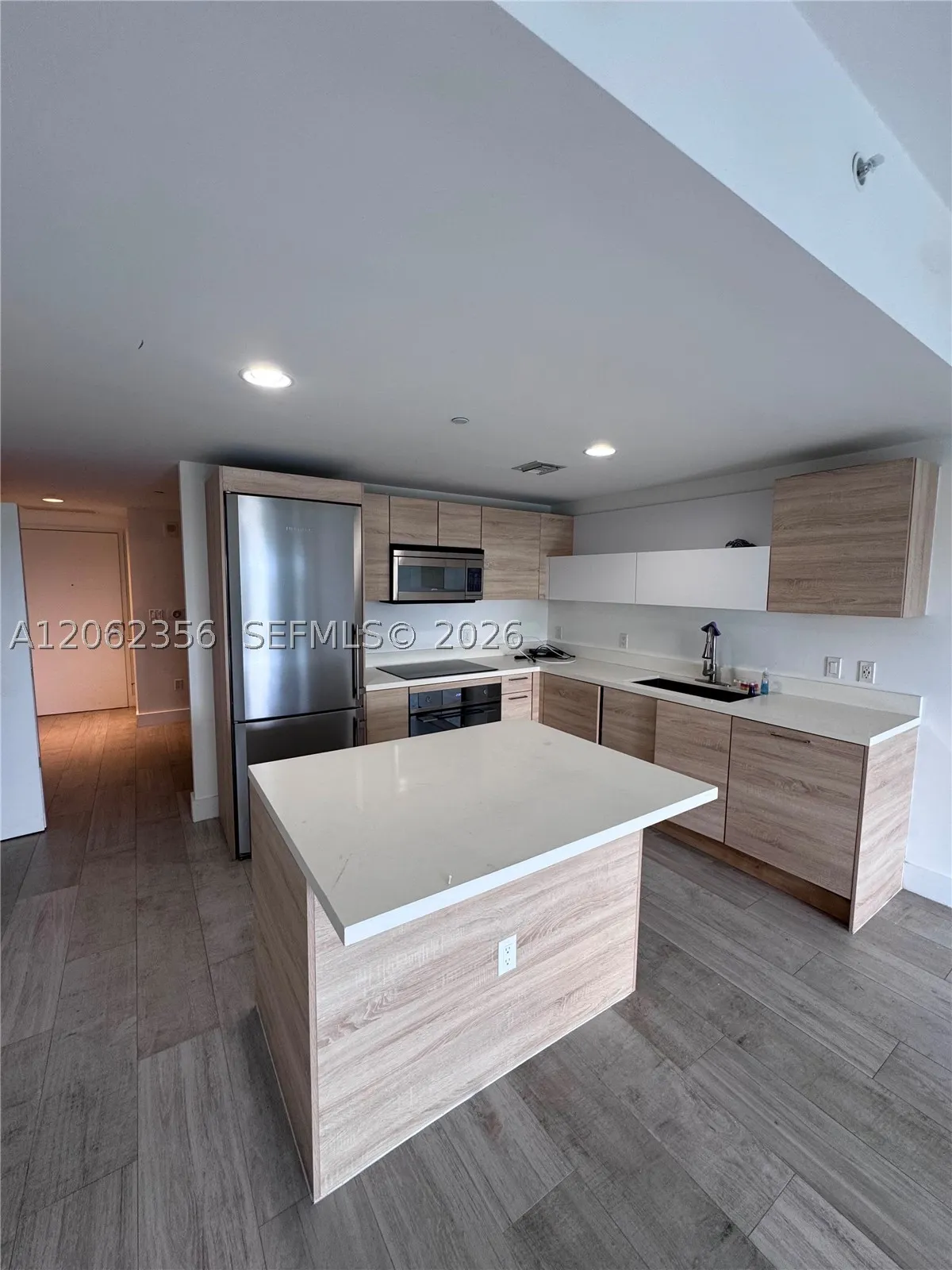 16385 Biscayne Blvd #305